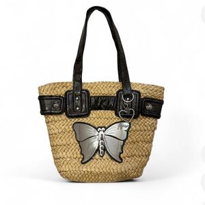 Vintage Guess,  Woven Shoulder Bag with Silver Butterfly


#vintagebags